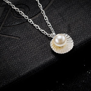 Seashell Pearl Necklace in 18K White Gold Plated