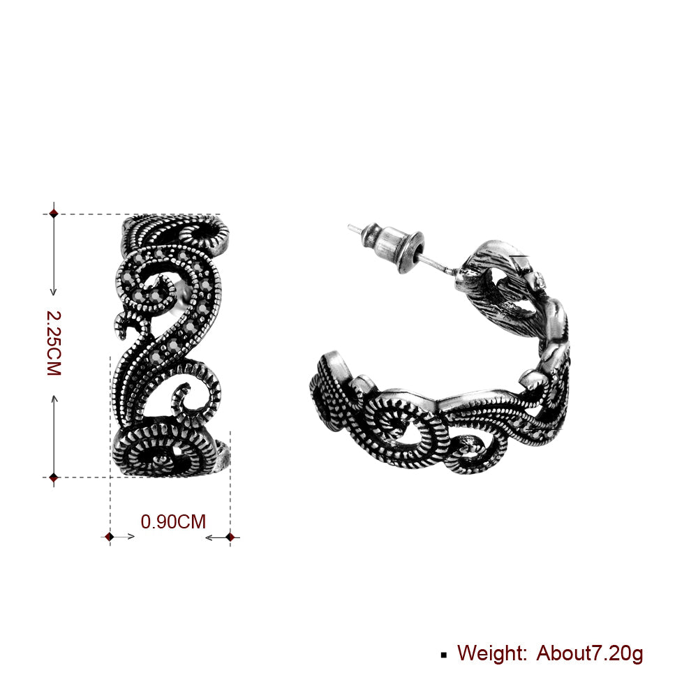 Filigre Black C Stud Earring in 18K White Gold Plated