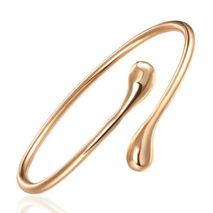 Teardrop Bangle in 14K Gold