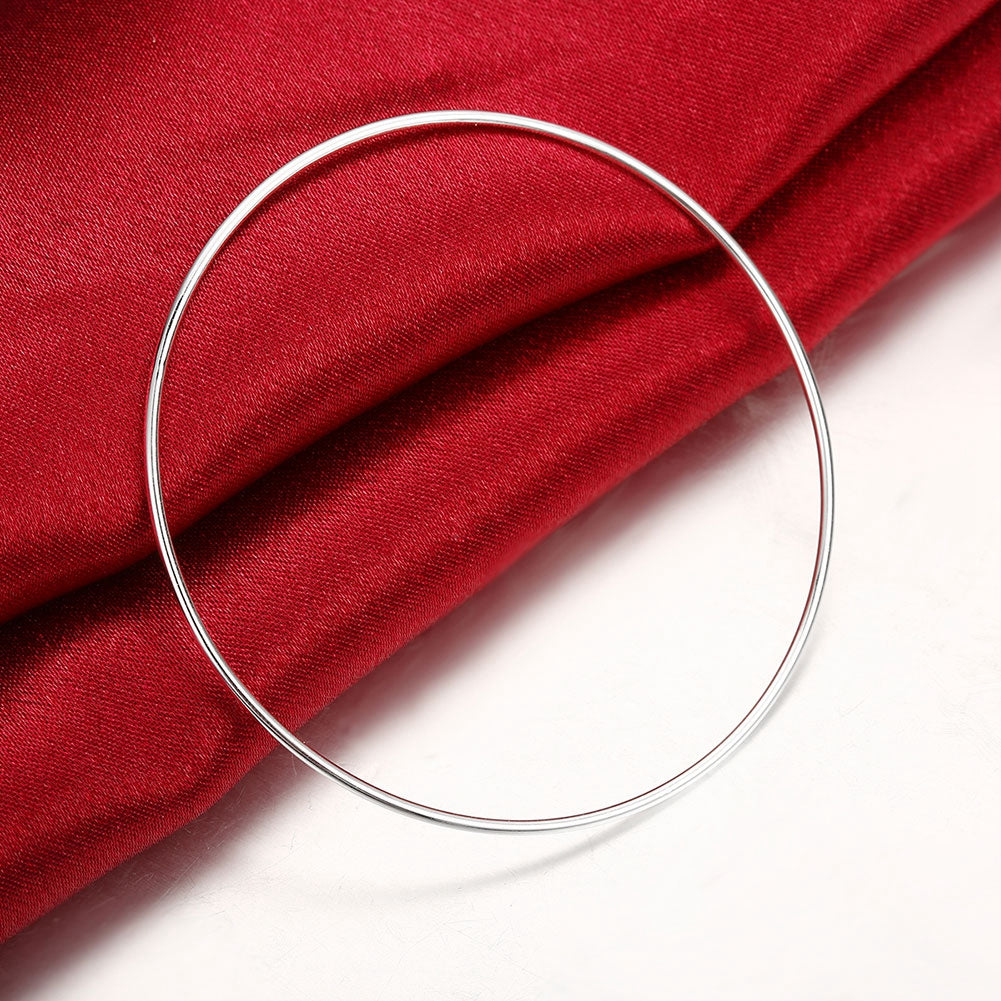 Thin Bangle in 18K White Gold Plated