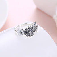 Sterling Silver Swarovski Floral Daisy Ring